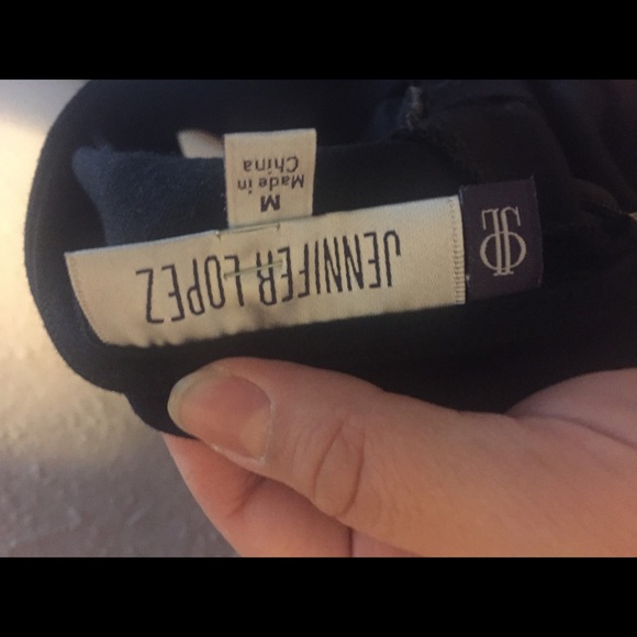 Jennifer Lopez black dress - Picture 4 of 6